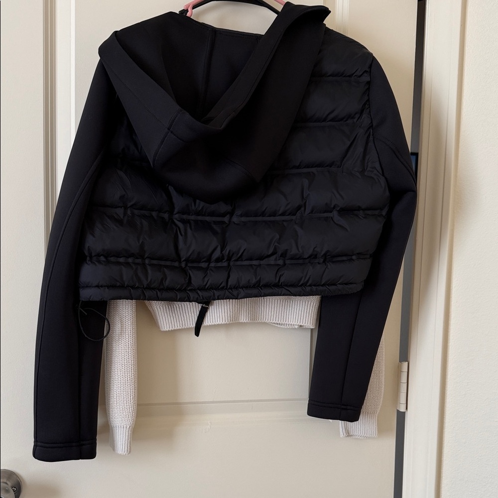 Women's Zara Black Cropped Puffer Jacket With Hood! Large - Picture 3 of 3